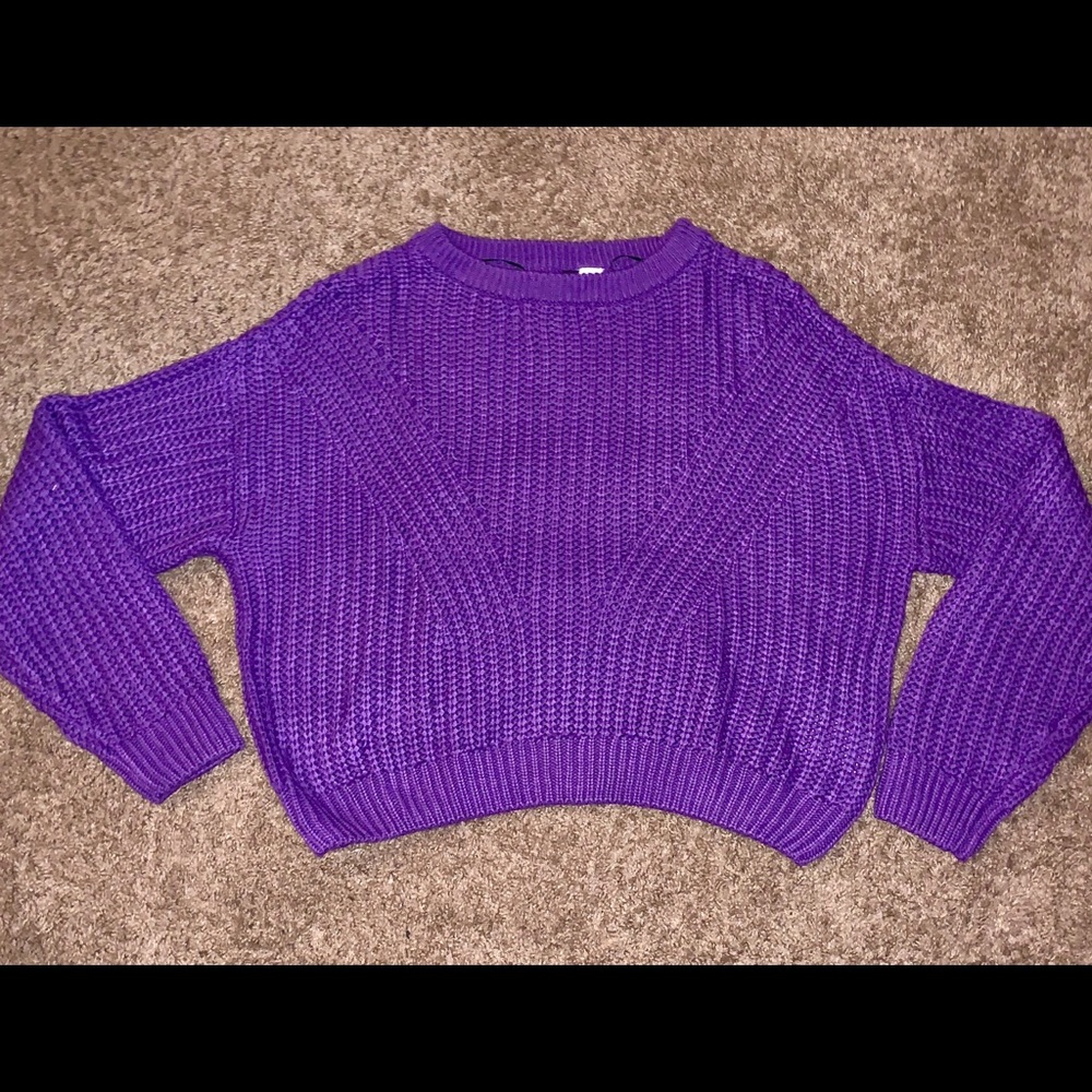 Crop top sweater